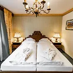 Olympia Hotel 3*
