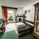 Olympia 3*