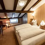 Olympia Hotel 3*